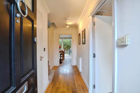 3 bedroom Detached house for sale in Cameron Close, Wood Green, London, N22