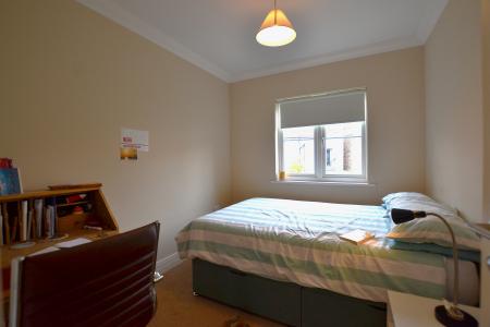 3 bedroom Detached house for sale in Cameron Close, Wood Green, London, N22