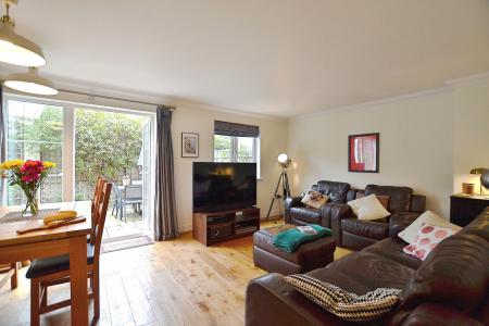 3 bedroom Detached house for sale in Cameron Close, Wood Green, London, N22