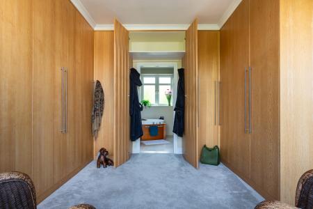 5 bedroom Detached house for sale in Landra Gardens, Winchmore Hill, London, N21