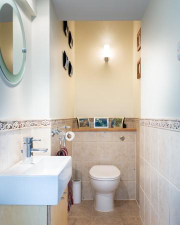 5 bedroom Detached house for sale in Landra Gardens, Winchmore Hill, London, N21