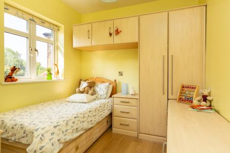 5 bedroom Detached house for sale in Landra Gardens, Winchmore Hill, London, N21