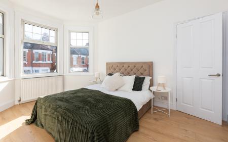 4 bedroom Terraced House for sale in Lyndhurst Road, London, N22