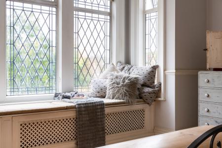 4 bedroom Semi-detached house for sale in Park Road, New Barnet, London, EN4