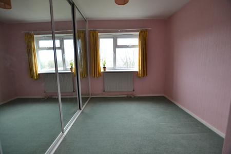 2 bedroom Flat for sale in Baker Street, Enfield, London, EN1
