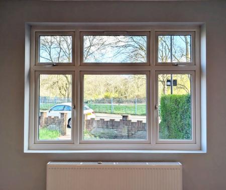 3 bedroom Terraced House to let in Sweet Briars Walk, Edmonton, London, N18