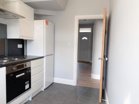 3 bedroom Terraced House to let in Sweet Briars Walk, Edmonton, London, N18