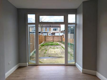 3 bedroom Terraced House to let in Sweet Briars Walk, Edmonton, London, N18