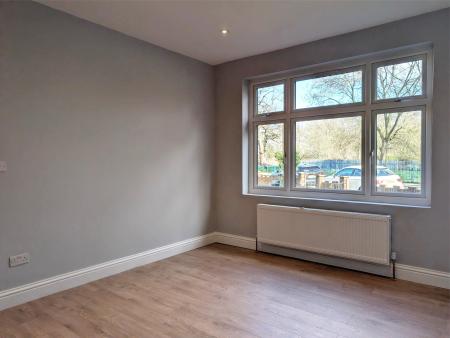 3 bedroom Terraced House to let in Sweet Briars Walk, Edmonton, London, N18
