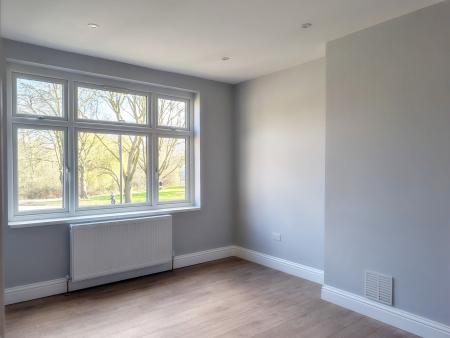 3 bedroom Terraced House to let in Sweet Briars Walk, Edmonton, London, N18