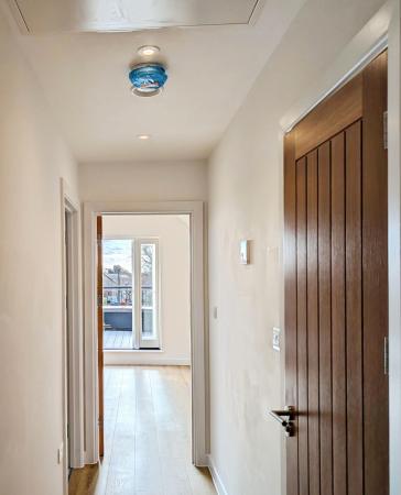 1 bedroom Flat to let in Oakwood Parade, Enfield, London, EN1