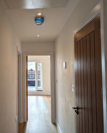 1 bedroom Flat to let in Oakwood Parade, Enfield, London, EN1