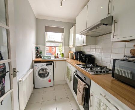 2 bedroom Maisonette to let in Belmont Road, Harrow, London, HA3