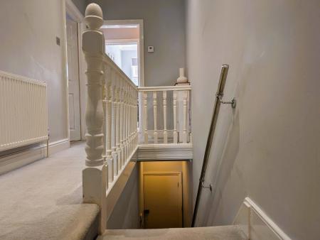 2 bedroom Maisonette to let in Belmont Road, Harrow, London, HA3