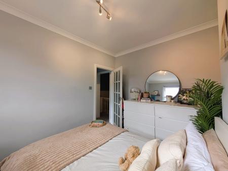 2 bedroom Maisonette to let in Belmont Road, Harrow, London, HA3