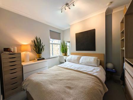 2 bedroom Maisonette to let in Belmont Road, Harrow, London, HA3