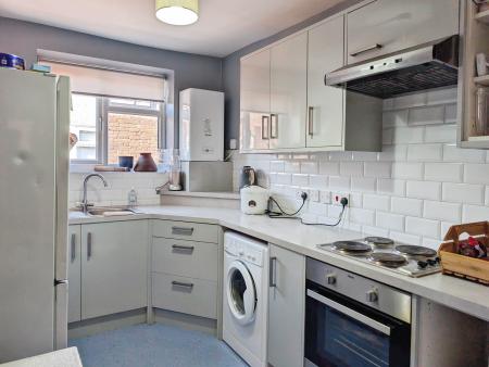 1 bedroom Flat to let in Palmerston Road, London, N22