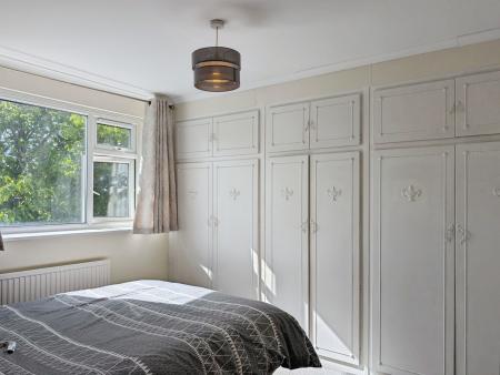 1 bedroom Flat to let in Palmerston Road, London, N22