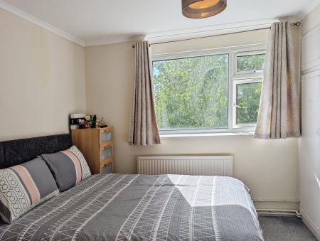 1 bedroom Flat to let in Palmerston Road, London, N22