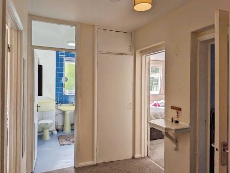 1 bedroom Flat to let in Palmerston Road, London, N22
