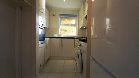 1 bedroom Flat to let in Smarts Green, Waltham Cross, London, EN7