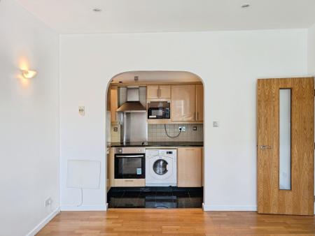 1 bedroom Flat to let in Tower Point
