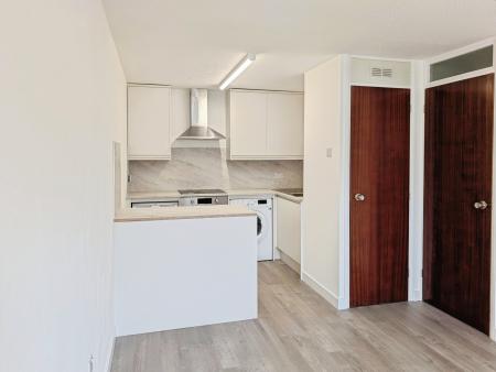 1 bedroom Flat to let in Studio Way, Hertford, Hertsmere, WD6