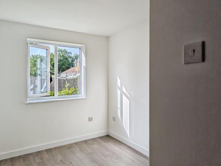 1 bedroom Flat to let in Studio Way, Hertford, Hertsmere, WD6