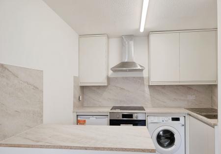 1 bedroom Flat to let in Studio Way, Hertford, Hertsmere, WD6