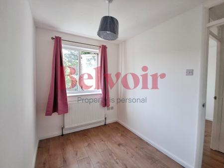 3 bedroom Flat to let in Mahon Close, Enfield, London, EN1