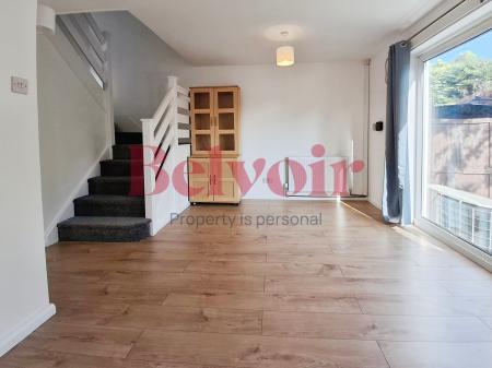 3 bedroom Flat to let in Mahon Close, Enfield, London, EN1