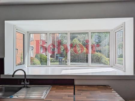 3 bedroom Flat to let in Mahon Close, Enfield, London, EN1