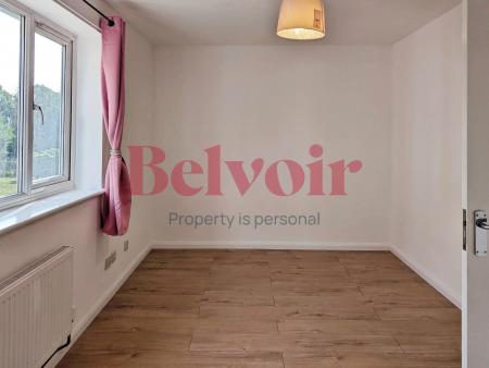3 bedroom Flat to let in Mahon Close, Enfield, London, EN1