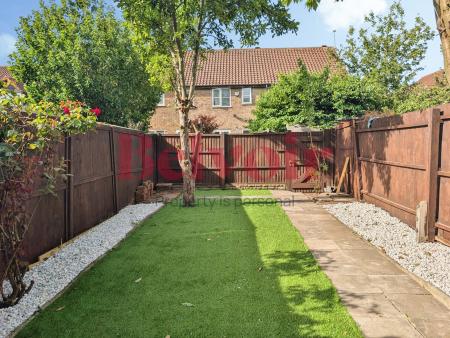 3 bedroom Flat to let in Mahon Close, Enfield, London, EN1