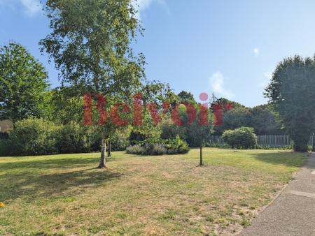 3 bedroom Flat to let in Mahon Close, Enfield, London, EN1
