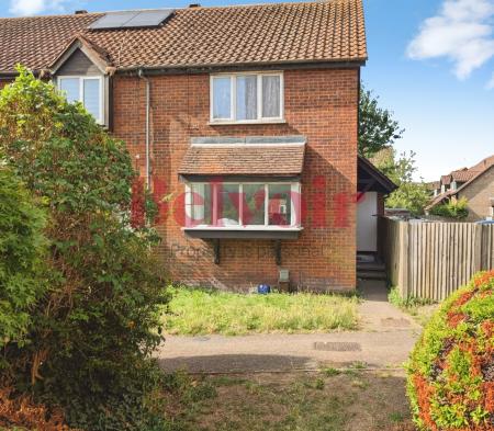 3 bedroom Flat to let in Mahon Close, Enfield, London, EN1