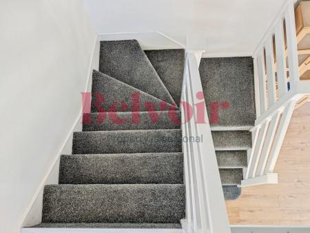 3 bedroom Flat to let in Mahon Close, Enfield, London, EN1