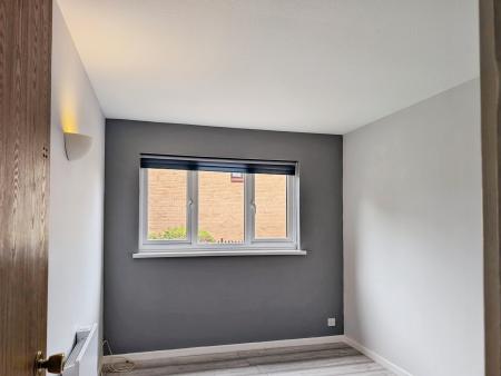 2 bedroom Flat to let in Pycroft Way, Edmonton, London, N9