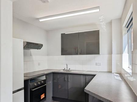 2 bedroom Flat to let in Pycroft Way, Edmonton, London, N9
