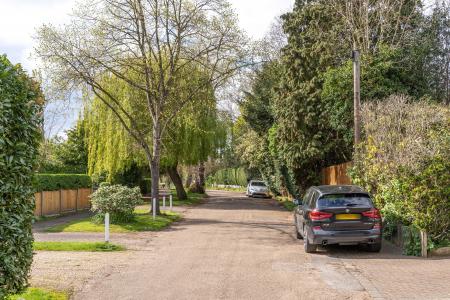 3 bedroom Penthouse for sale in Private Road, Enfield, London, EN1