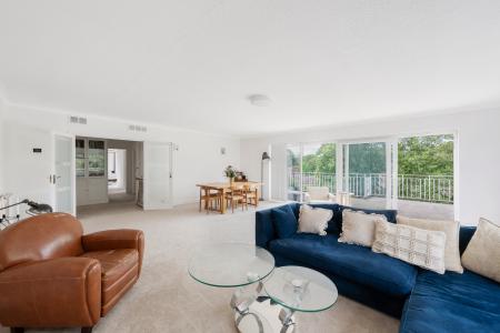 3 bedroom Penthouse for sale in Private Road, Enfield, London, EN1