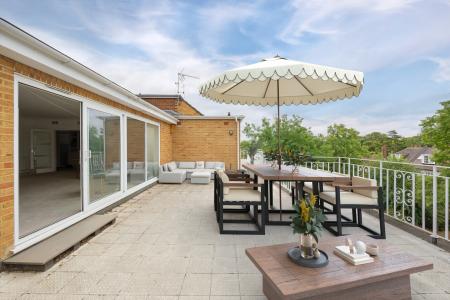 3 bedroom Penthouse for sale in Private Road, Enfield, London, EN1