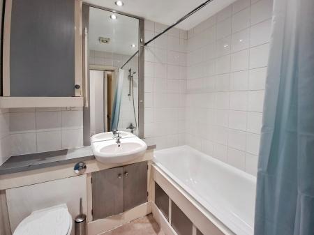 1 bedroom Flat to let in Maryland Road, London, N22