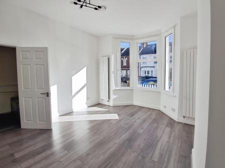 3 bedroom Terraced House to let in Cheshire Road, Wood Green, London, N22