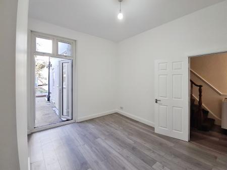 3 bedroom Terraced House to let in Cheshire Road, Wood Green, London, N22
