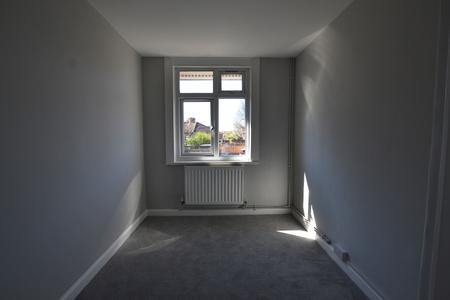 3 bedroom Flat to let in Haselbury Road, Edmonton, London, N9