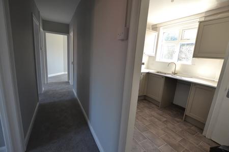 3 bedroom Flat to let in Haselbury Road, Edmonton, London, N9