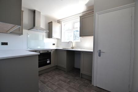 3 bedroom Flat to let in Haselbury Road, Edmonton, London, N9