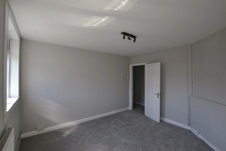 3 bedroom Flat to let in Haselbury Road, Edmonton, London, N9