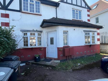 3 bedroom Ground floor flat for sale in Tudor Gardens, London, NW9